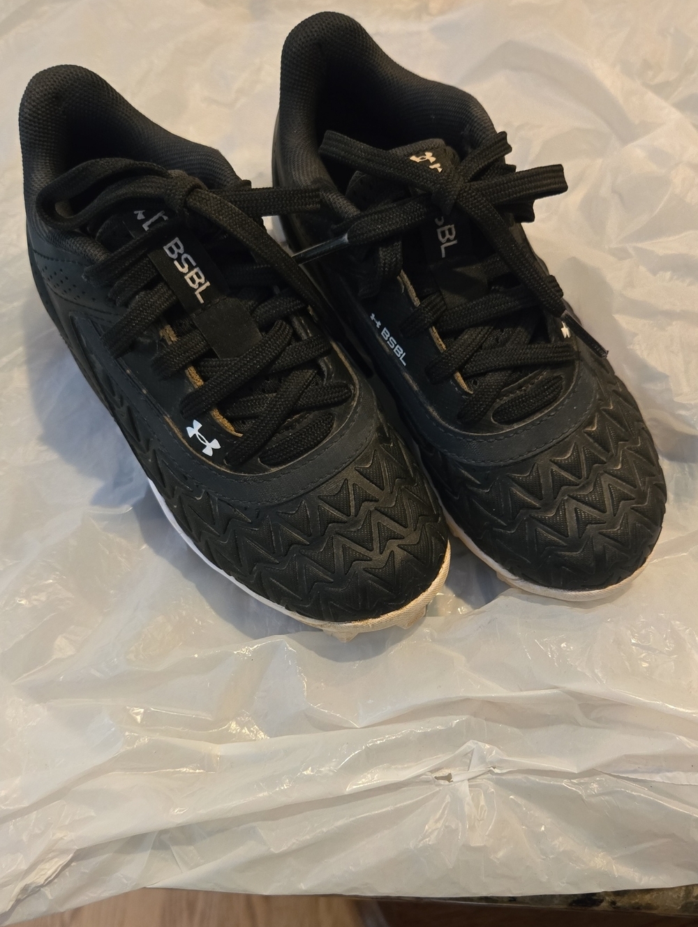 Under Armour Kids Black Lace-Up Performance Baseball Cleats
